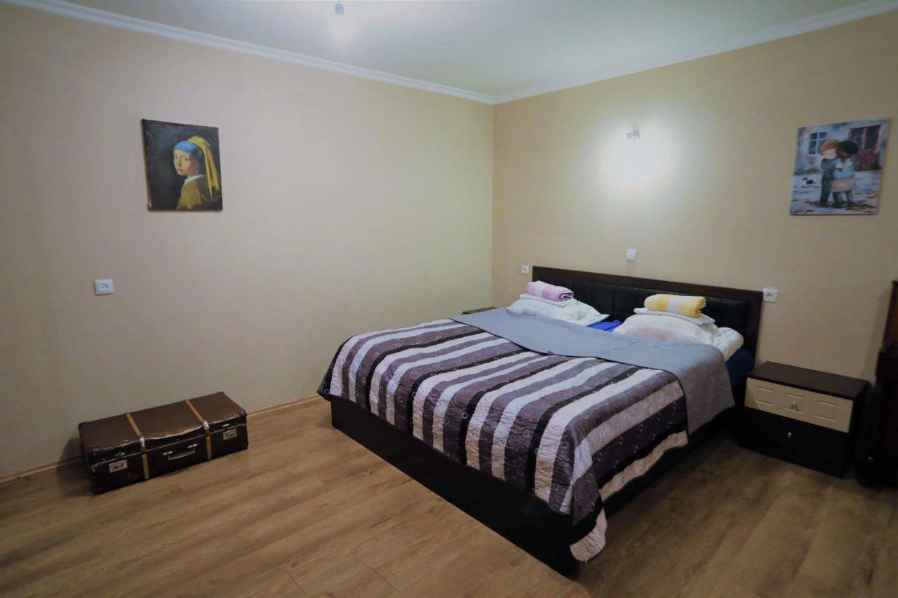 Cozy, Warm & Cheap Apartment Tbilisi Exterior photo